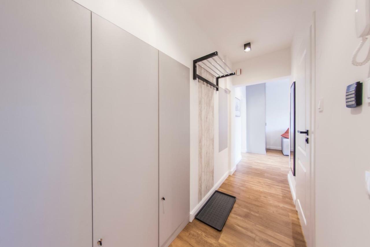 Family Luxury Comfort Old Town Apartament, 1-8, 2 Sypialnie I Salon, Parking W Cenie Гданьск Экстерьер фото