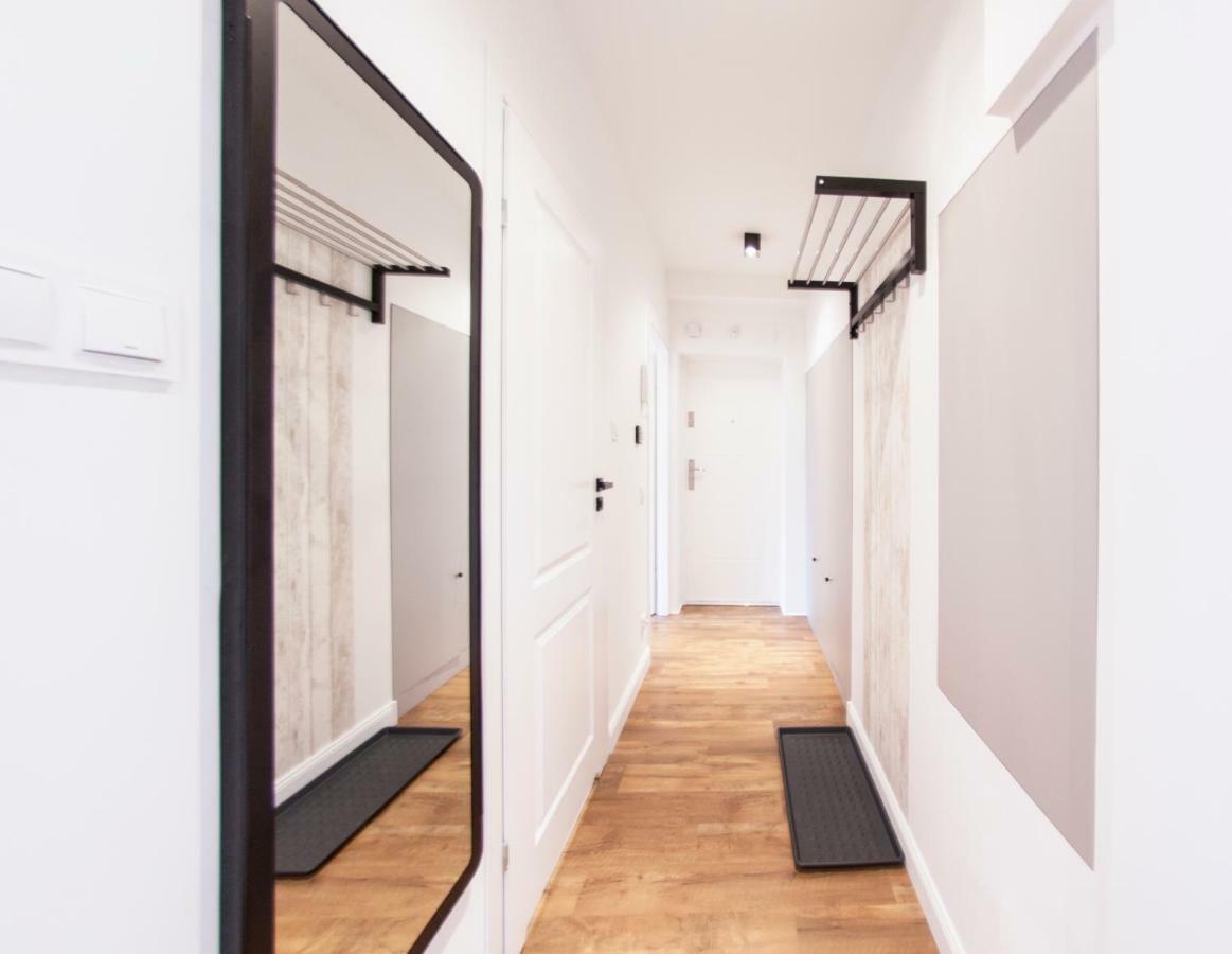 Family Luxury Comfort Old Town Apartament, 1-8, 2 Sypialnie I Salon, Parking W Cenie Гданьск Экстерьер фото