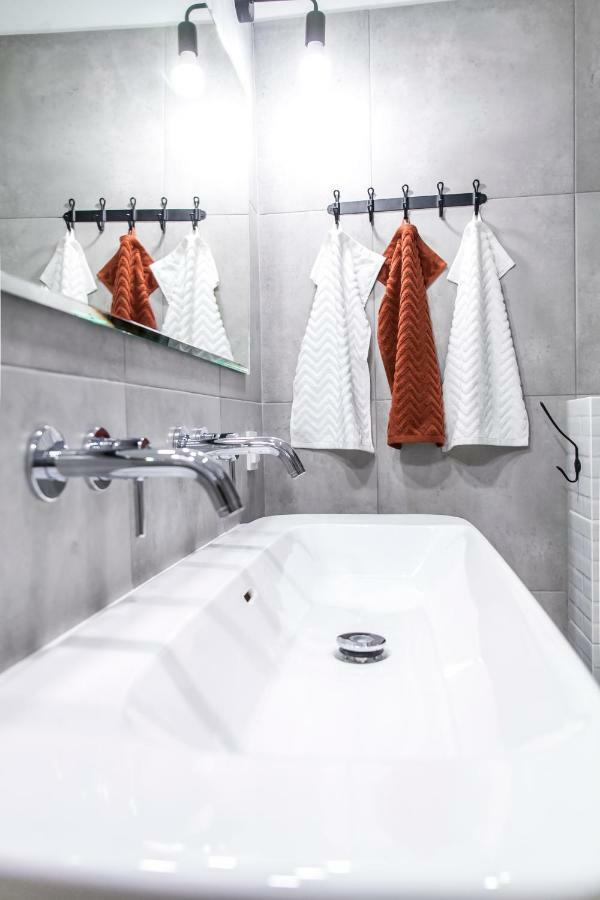 Family Luxury Comfort Old Town Apartament, 1-8, 2 Sypialnie I Salon, Parking W Cenie Гданьск Экстерьер фото