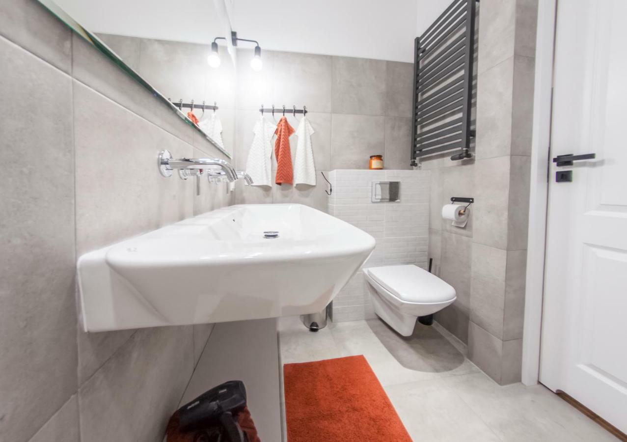 Family Luxury Comfort Old Town Apartament, 1-8, 2 Sypialnie I Salon, Parking W Cenie Гданьск Экстерьер фото